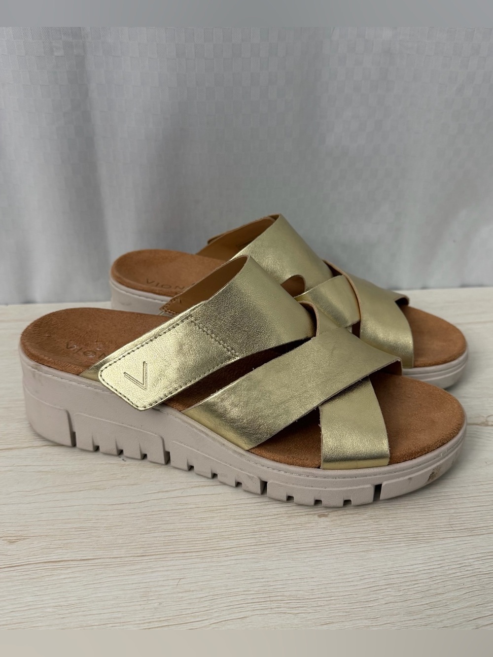 Vionic Uptown Sunset Gold Metallic Platform Slide Sandals Size 9